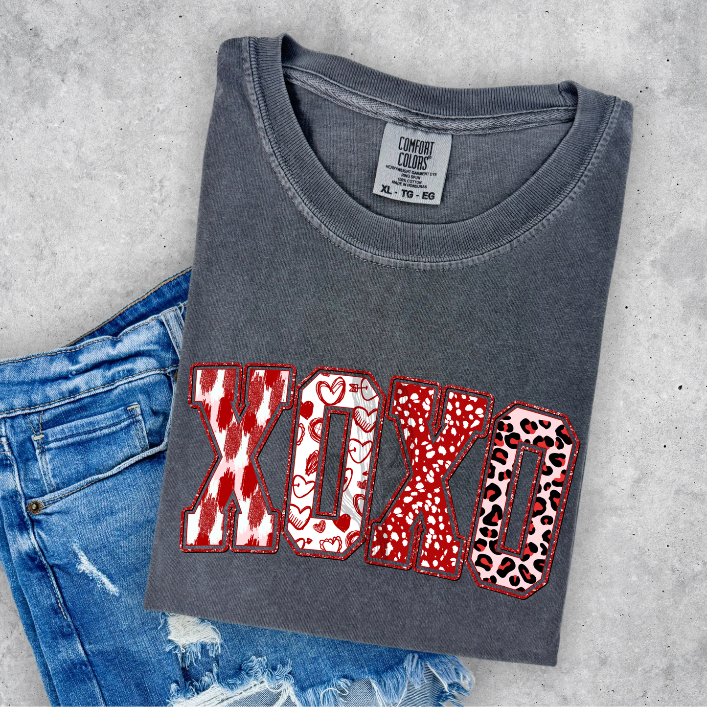 XOXO Pepper - Wholesale Comfort Color Graphic Tee